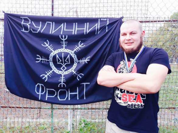 В Одессе полицейские жестоко избили главаря банды нацистов, глумившегося над убитыми 2 мая 2014 года