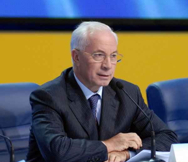 Азаров прогнозирует имитацию «майдана» по итогам выборов на Украине