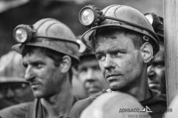 После выборов Киев отключил электроэнергию шахтам Донбасса