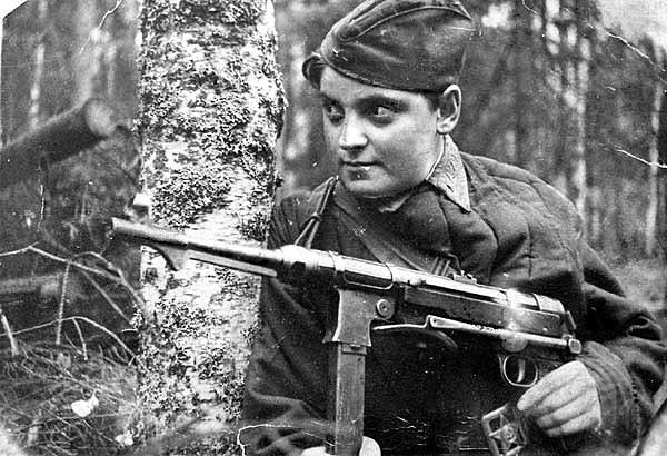 Немецкий «Шмайссер» в СССР: как ещё до войны красноармейцы воевали с автоматом MP-38