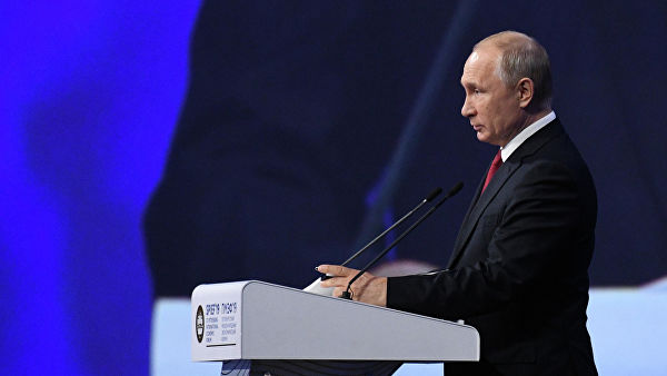 Путин выступил с "новой мюнхенской речью" на ПМЭФ