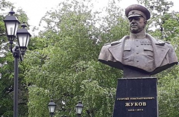 В Харькове восстановили памятник Жукову