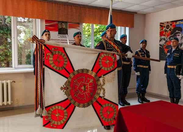 Своими жизнями Тамбовская бригада спецназа заслужила звание гвардейской
