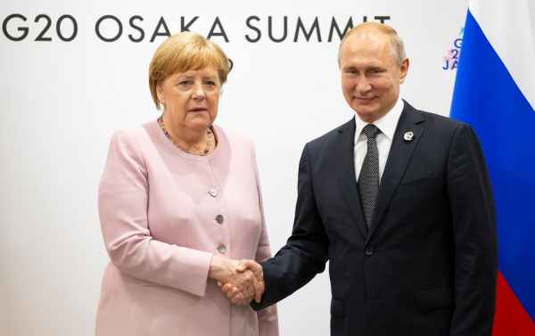 Германия наплевав на санкции, вкладывает в экономику России огромные деньги
