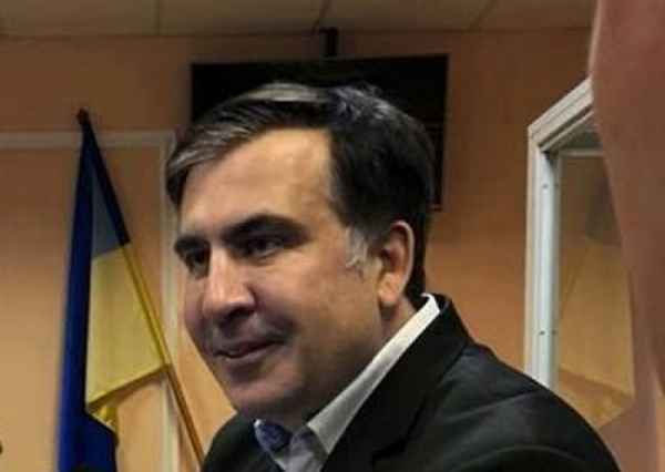 Саакашвили устроил драку в суде, где слушалось дело против мэра Одессы