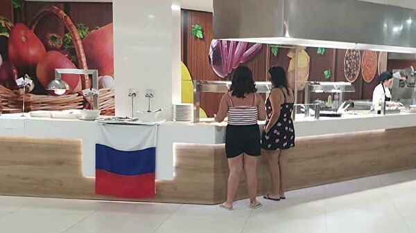 Очередной скандал устроили украинский туристы в Испании из-за российского флага