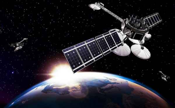 Российский военный спутник «Космос-2521» развалился на орбите