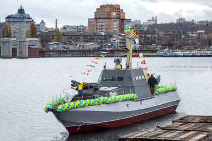 «Держится на воде?»: в Сети подняли на смех украинскую «бронешлюпку»
