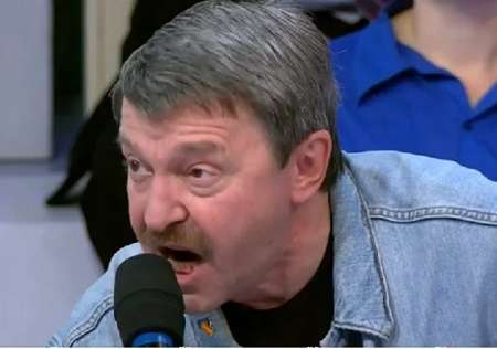 Григорий Амнуэль пойдет под суд. А деньги Амнуэля пойдут на памятник советским воинам