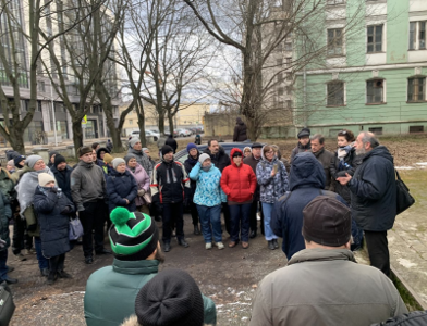 Вместо героев-блокадников Вишневский и Резник посетили старое аварийное здание