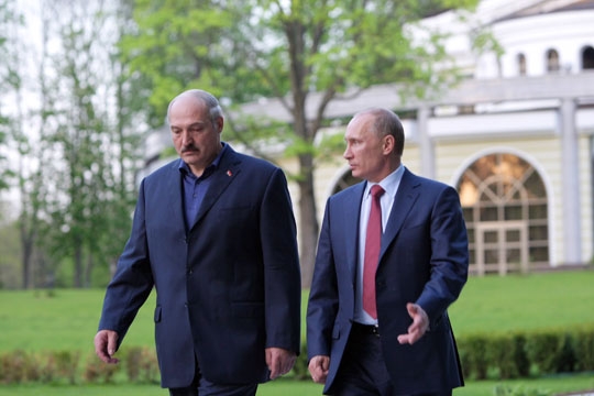 Путь в Ростов отрезан: Лукашенко могут «прихлопнуть в его же собственной резиденции»