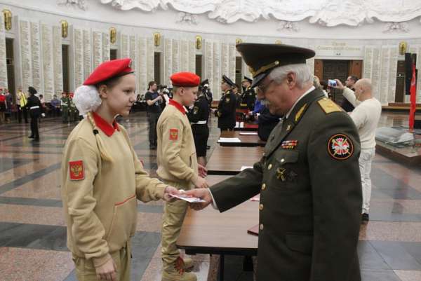 Юнармейский школьный музей пополнился медалями участника ВОВ