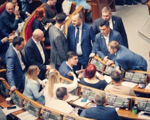 «Серпом по рейтингу». Новый проект соросят за деньги украинцев