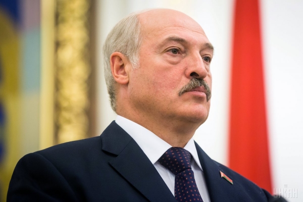 Стоит ли Лукашенко плевать в колодец