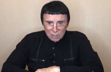 Анатолий Кашпировский попросил Владимира Путина отказаться от массовой вакцинации от COVID-19