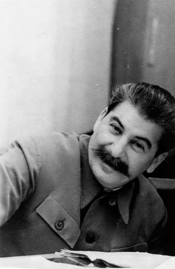 «Свита делает короля». Захарова старательно и упорно дискредитирует Президента России, и Россию, и народ