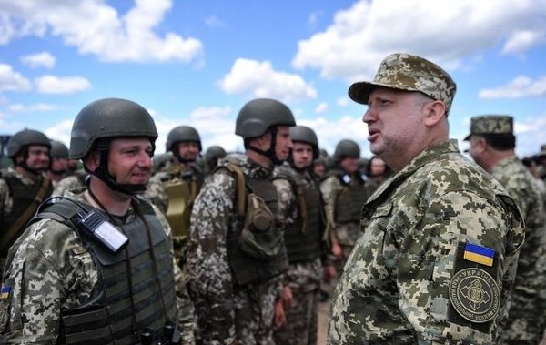Если украинская армия хочет самоликвидироваться, то пусть устроит блицкриг в Крыму