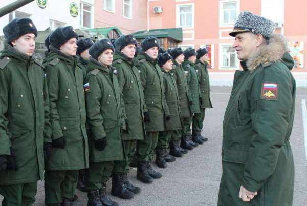Безопасно, вкусно, перспективно – военный комиссар из Красноярского края о преимуществах службы в армии