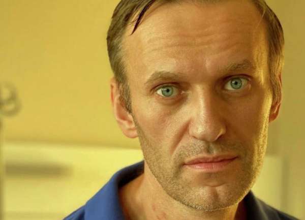 Тюрьма или трон: что ждёт Навального в России