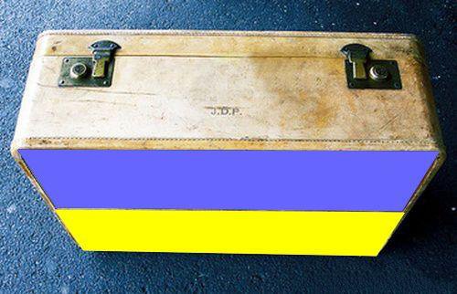 Украинский чемодан без ручки и западный занавес из алюминиевой фольги