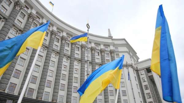 Закрытие оппозиционных телеканалов на Украине – кто на самом деле пострадает от этого? Мнение экспертов