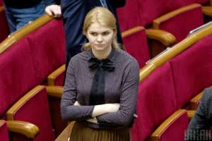 «Слуга народа», слушая доклад Хомчака российских войсках, сделала вывод, что «надо валить из этой страны»