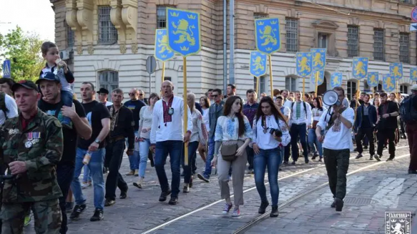 «Марши проводили и будем проводить»: как на Западной Украине прославляют дивизию СС «Галичина»