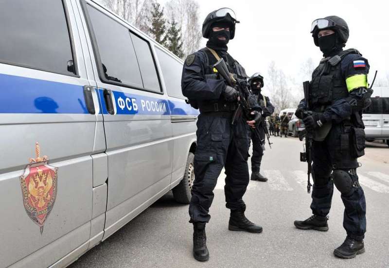 ФСБ в семи регионах РФ задержала спонсоров террористов