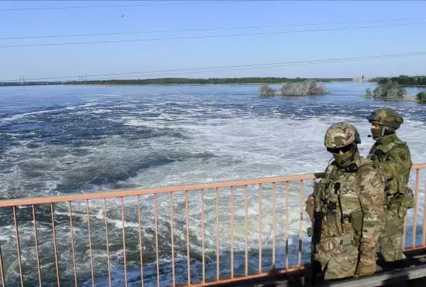 По отходу с правобережья