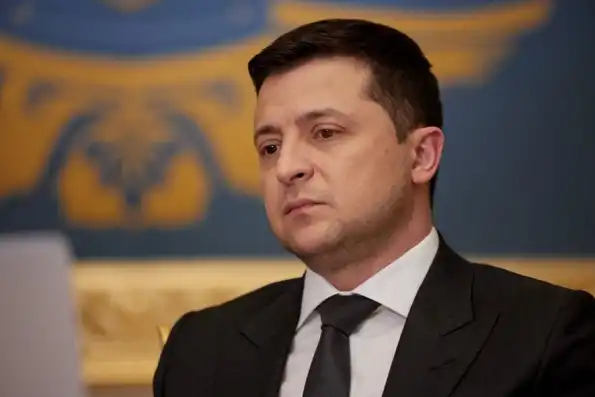 Зеленский в цугцванге, катастрофа на Востоке захлестнула Киев