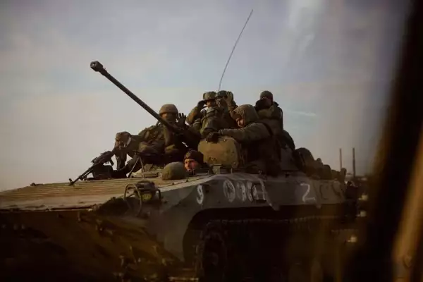 Армия России наступает на Авдеевку, взламывая эшелонированную оборону врага (Видео)