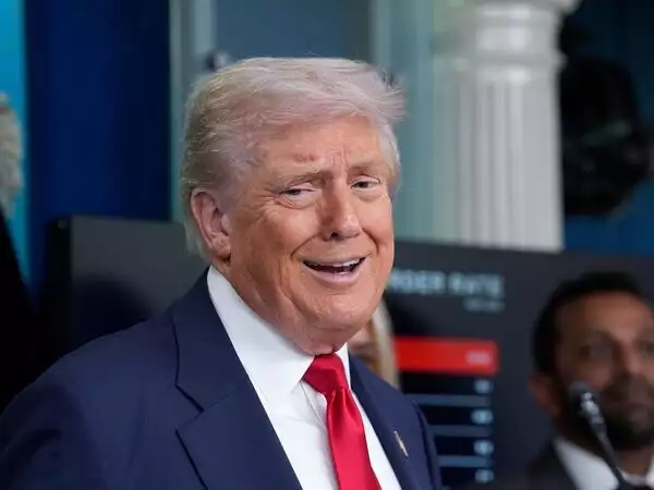 Эффект Путина: рейтинги Трампа взлетели после саммита в Анкоридже