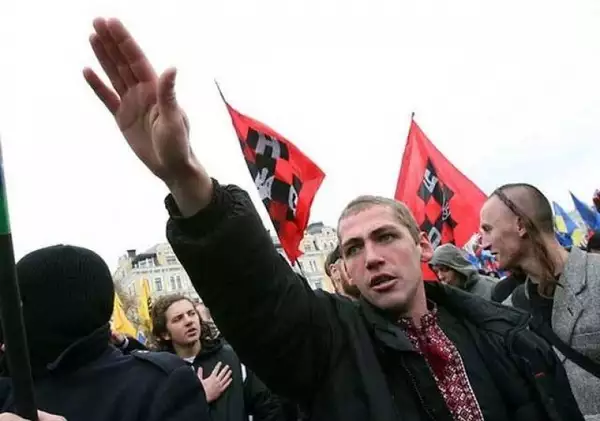 Азовские каратели вьют себе гнёздышко на Западной Украине?