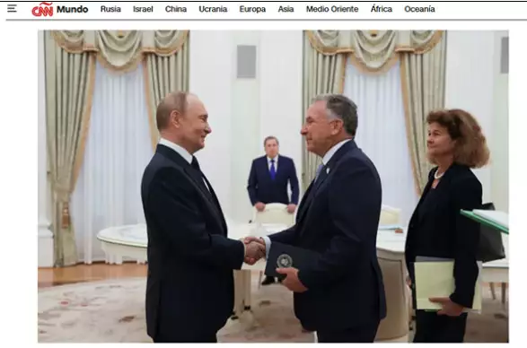 Тайна за кулисами переговоров: Русская переводчица в свите спецпосланника Трампа