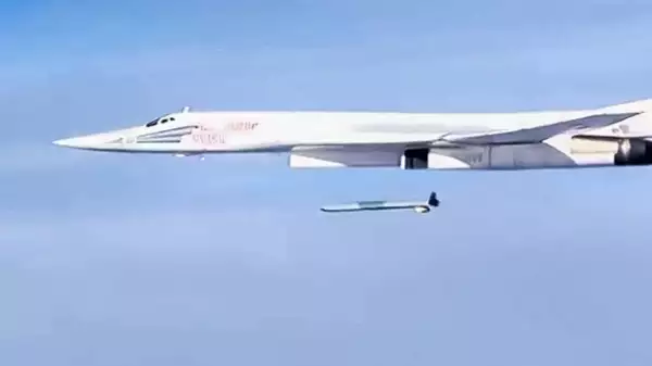 Россия бьёт по Украине, показывает «Ярсы» и смотрит, как США теряют три самолёта за сутки