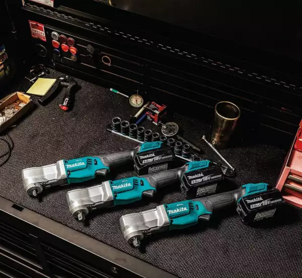 Makita выпускает три новых угловых ударных гайковерта для системы LXT